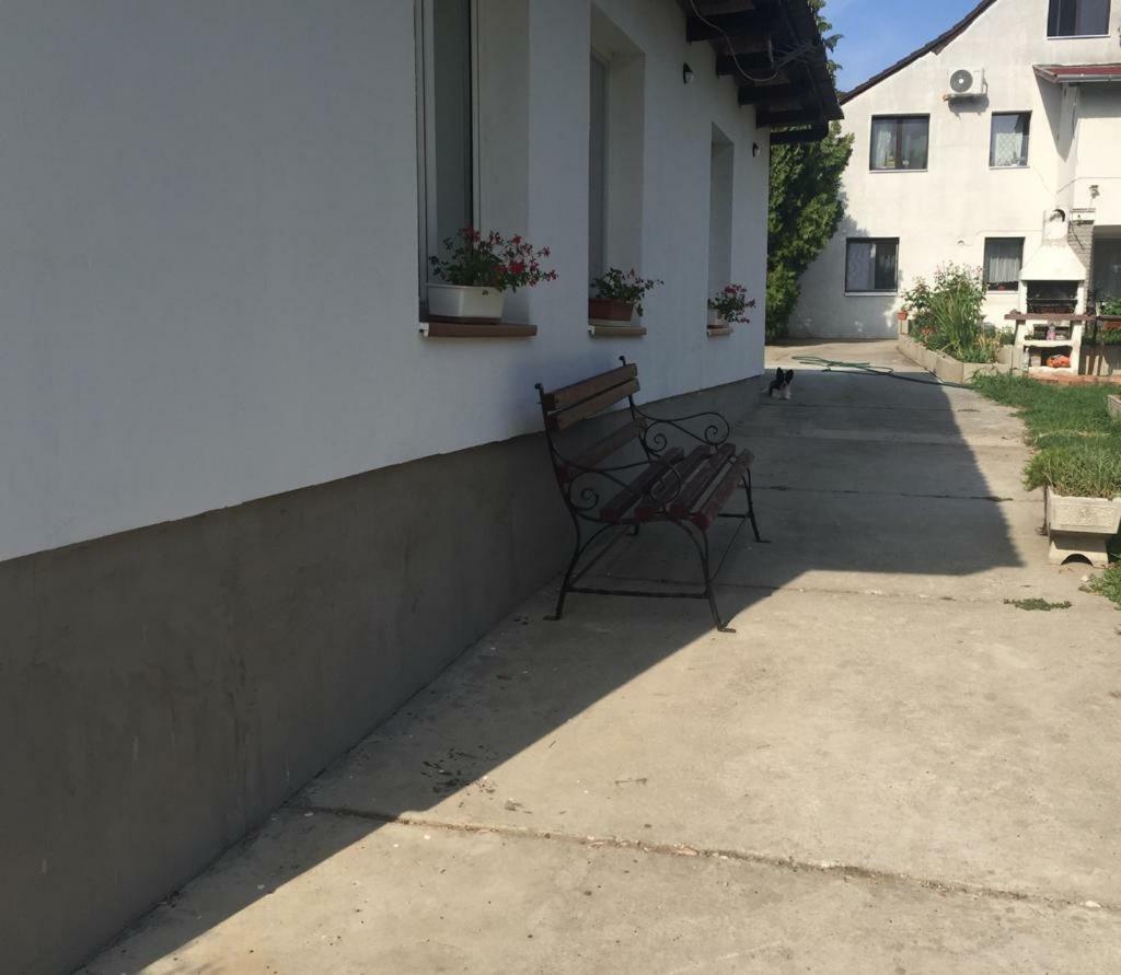 Piknik Studio Fertorakos Ngoại thất bức ảnh
